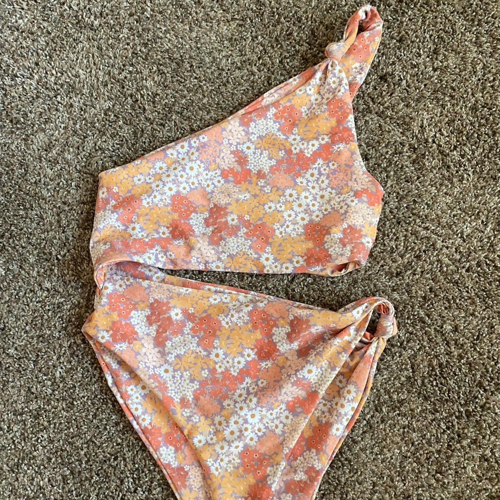 Skatie Holland Nicole swimsuit